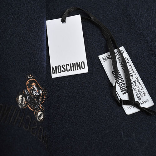 MOSCHINO 義大利製美麗諾羊毛小熊圖騰字母LOGO刺繡圍巾(海軍藍)