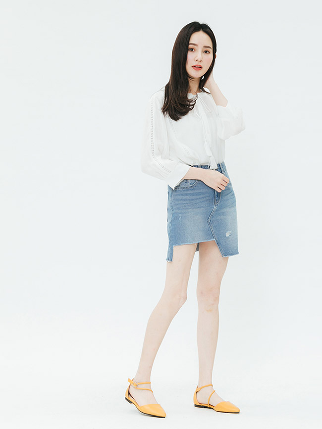 H:CONNECT 韓國品牌 女裝-流蘇綁結刺繡上衣-白