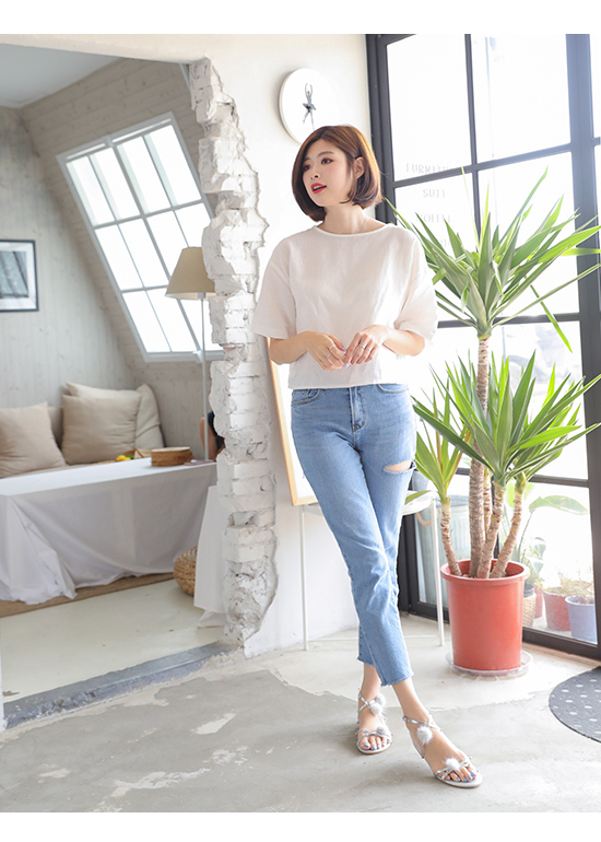 D AF 夢幻焦點．水鑽毛毛球交叉平底涼鞋＊銀