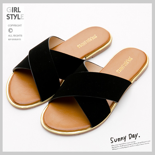 River&Moon中大尺碼-簡單素面寬版交叉飾金邊涼拖鞋-麂絨黑