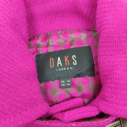 DAKS LONDON 波蘭製羊毛材質可拆式連帽經典牛角外套(亮桃紅)