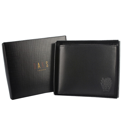 DAKS 家徽壓紋小牛皮短夾-黑色