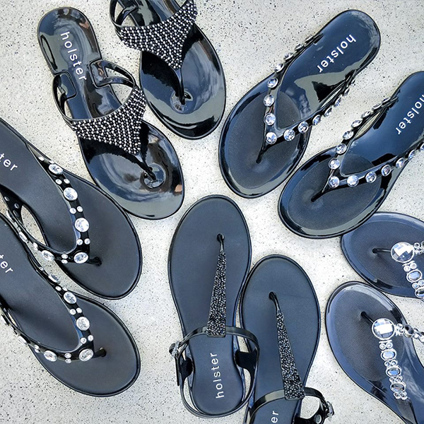 HOLSTER璀璨流鑽T字帶楔型涼鞋-黑色