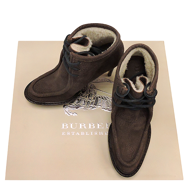 BURBERRY 巧克力色麂皮綁帶高跟短靴(35.5號)