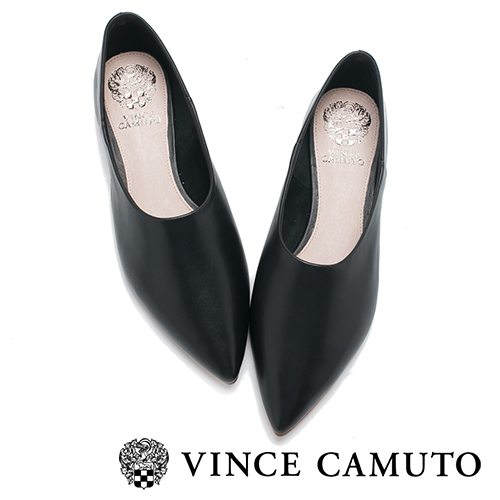 Vince Camuto 小羊皮素面尖頭平底鞋-黑色