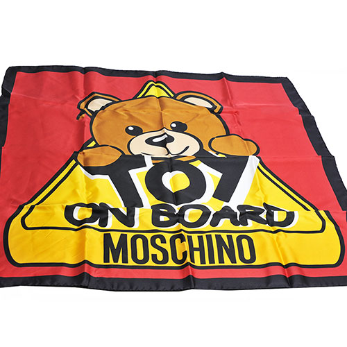 MOSCHINO 義大利TOY小熊LOGO圖騰100%絲質絲巾(黑邊紅底)