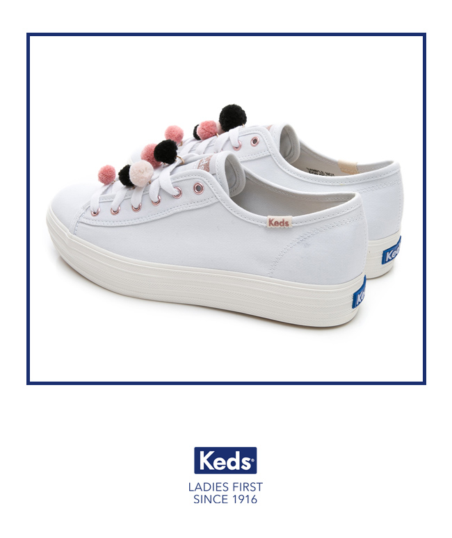 Keds TRIPLE KICK 毛球裝飾厚底綁帶休閒鞋-白