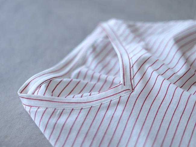 純棉半袖v領條紋t恤拼接時尚上衣-設計所在