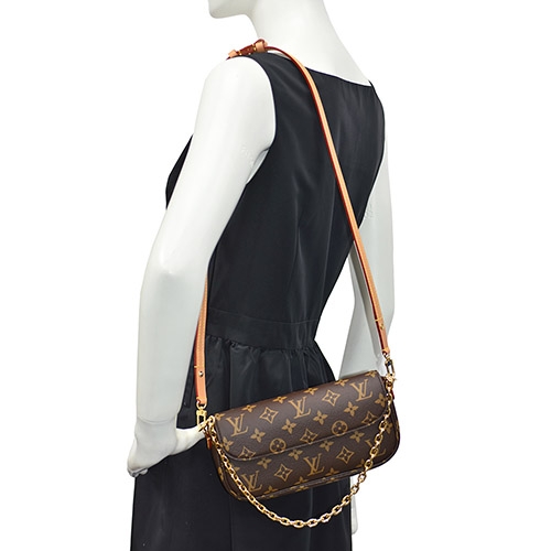 Louis Vuitton MONOGRAM Monogram Casual Style Leather Elegant Style  Crossbody (M81911)