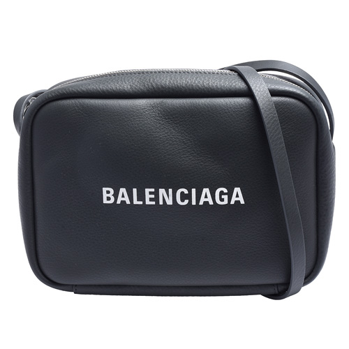 BALENCIAGA 經典EVERYDAY系列品牌白色字母LOGO小牛皮斜背相機包(灰)