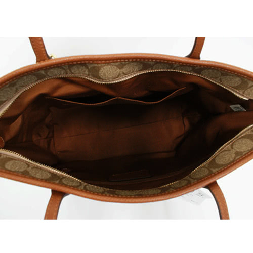 COACH 經典C LOGO防刮PVC皮革肩背大托特包(焦糖)