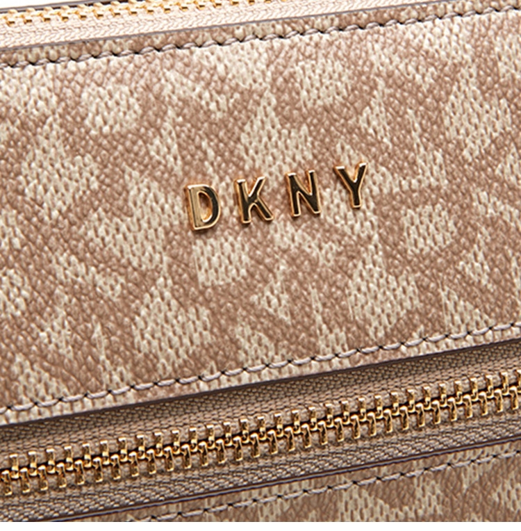 DKNY LOGO壓紋單肩斜背包 卡其