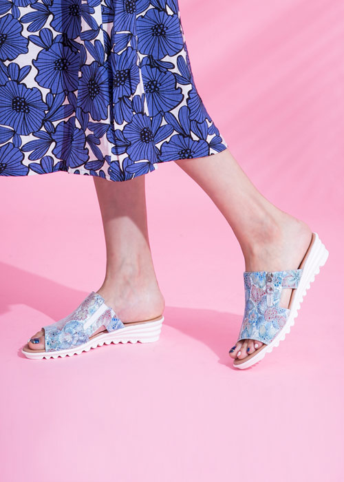 TAS 絢麗花紋側鏤空拉鍊涼拖鞋-夢幻五彩