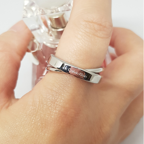 Calvin Klein CK coil雙環式時尚設計款戒指