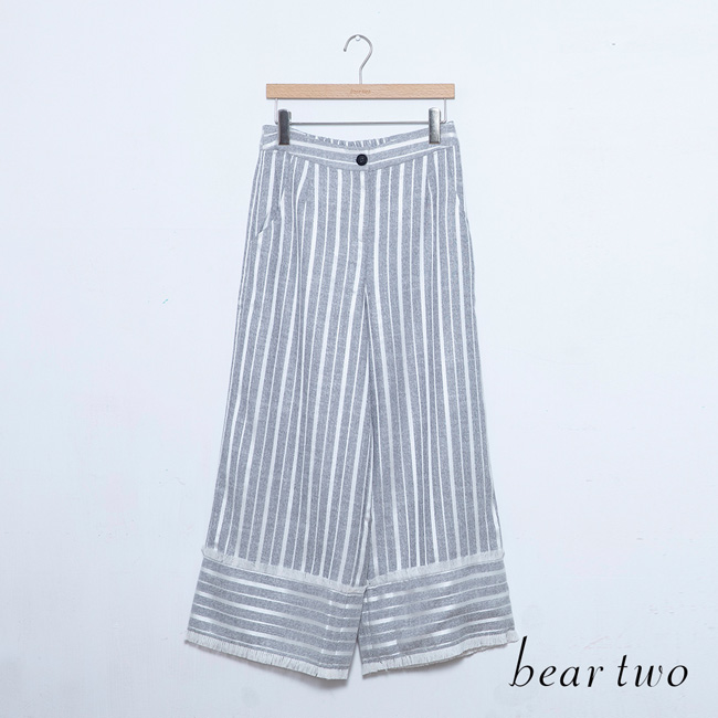 beartwo 簡約直條紋小抽鬚造型寬褲(二色)