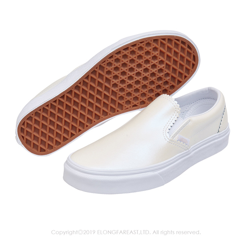 (女)VANS Classic Slip-On 炫光側邊鬆緊懶人鞋*米白