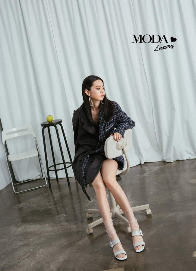 涼鞋 MODA Luxury 完美撞色漆皮一字帶高跟涼鞋－灰