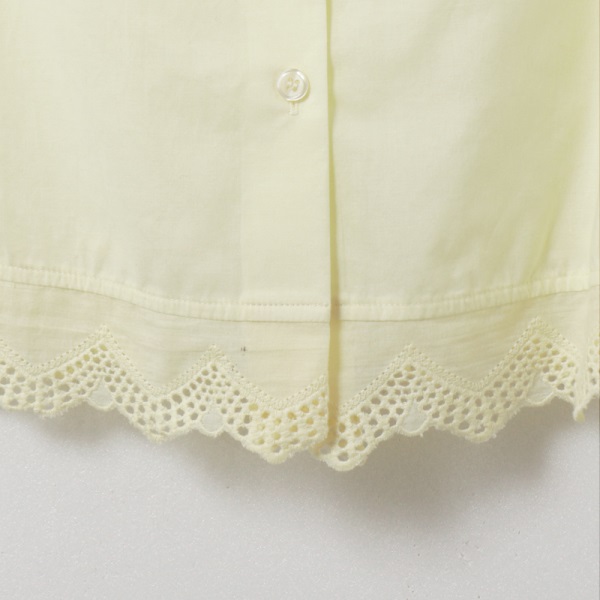 高含棉下襬造型蕾絲設計純色排釦上衣-OB大尺碼