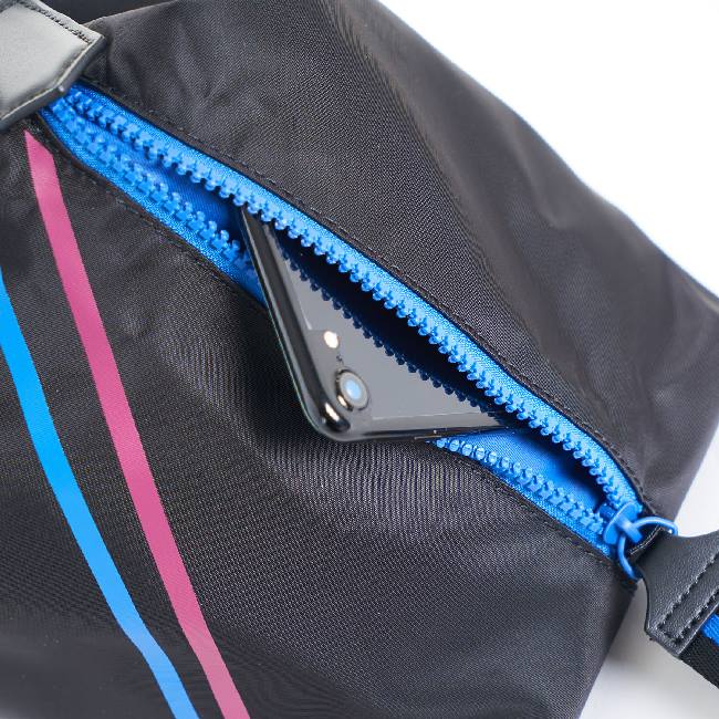 Hedgren 黑運動休閒肩背包 - HBOO 03DRIVE