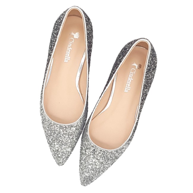 Cinderella Fashions 小尖頭素面漸層亮片平底鞋 - 銀色