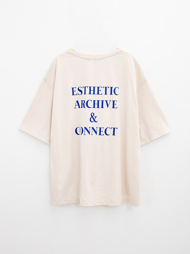 H:CONNECT 韓國品牌 女裝-後印字鈕扣設計T-shirt-卡其