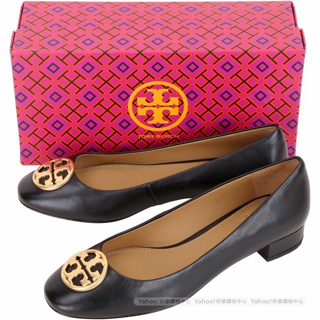 TORY BURCH Chelsea 黃銅標誌納帕牛皮低跟鞋(黑色)