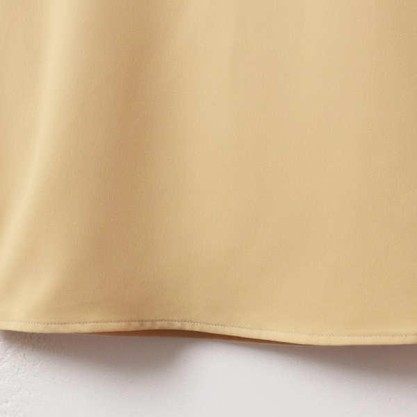 純色造型釦飾荷葉拼接袖上衣-OB大尺碼