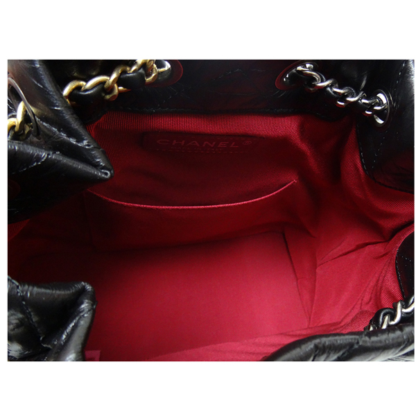 CHANEL 小牛皮後背流浪包(黑色)