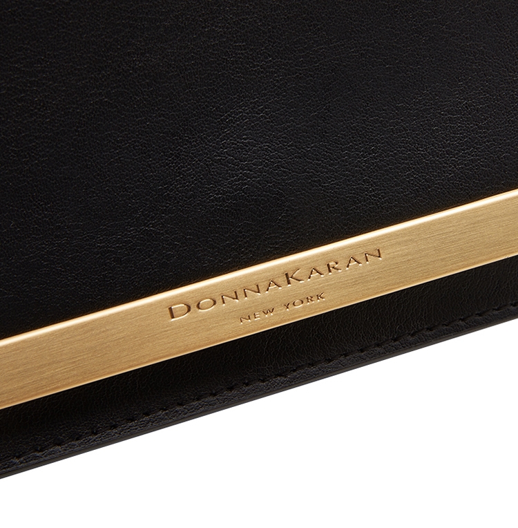 DKNY 簡約牛皮翻蓋斜背包 黑