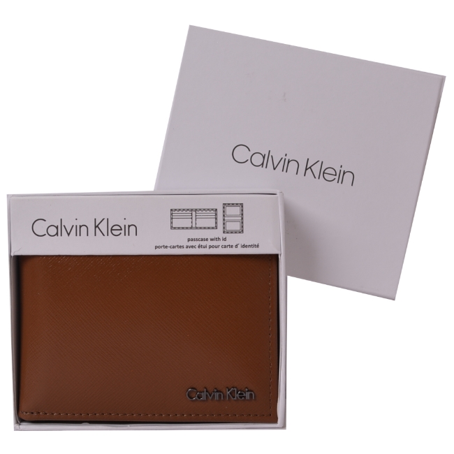 Calvin Klein CK銀字LOGO經典防刮皮革多卡雙摺短夾-咖啡