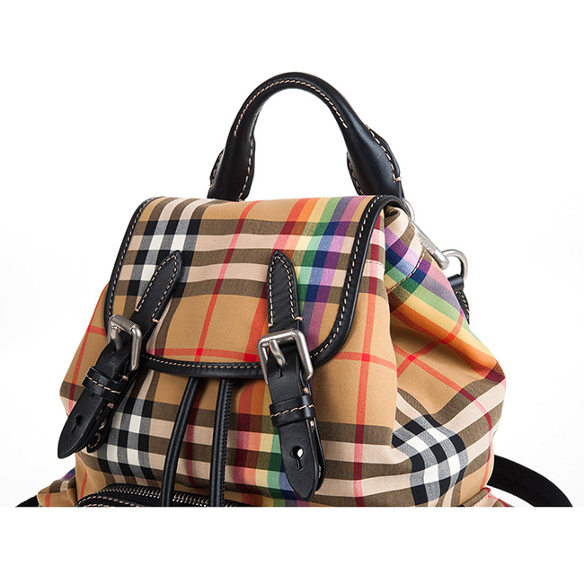 BURBERRY The Rucksack Vintage 格紋小型斜背式軍旅背包(彩虹)