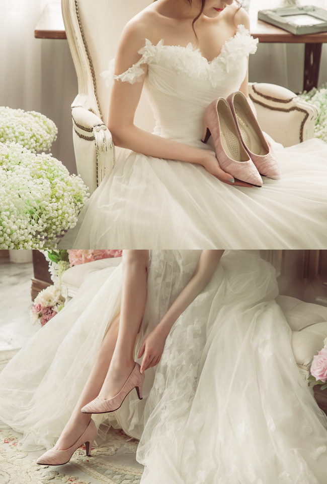 Ann’S襯托氣質-特殊緞面皺褶尖頭高跟鞋-粉(版型偏小)