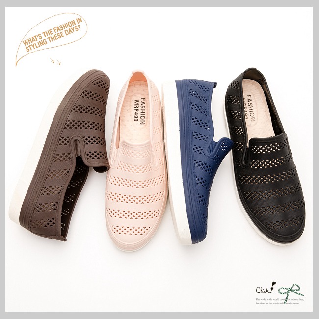 River&Moon防水鞋-晴雨二穿Q軟簍空懶人休閒鞋-黑