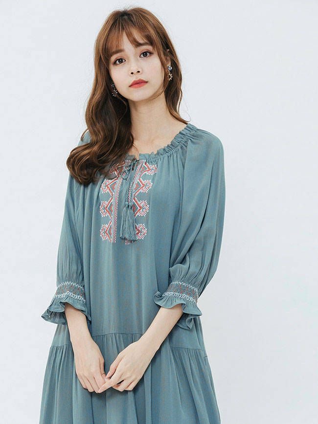 H:CONNECT 韓國品牌 女裝-民族風刺繡綁結洋裝-綠