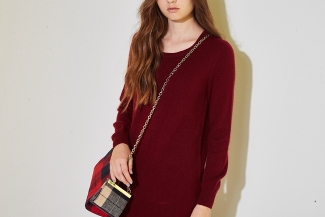 ICHE 衣哲 時尚簡約側開叉設計羊毛長版針織造型洋裝-紅
