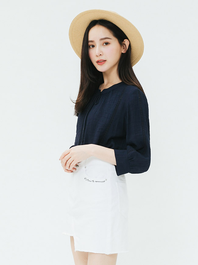 H:CONNECT 韓國品牌 女裝-流蘇綁結刺繡上衣-深藍