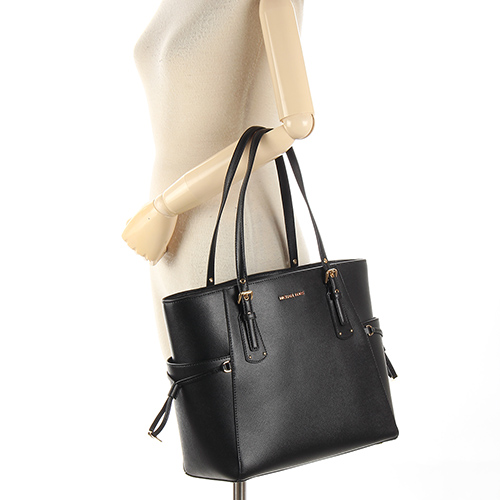 MICHAEL KORS Voyager 荔枝紋防刮皮革雙側抽繩口袋托特包-黑色