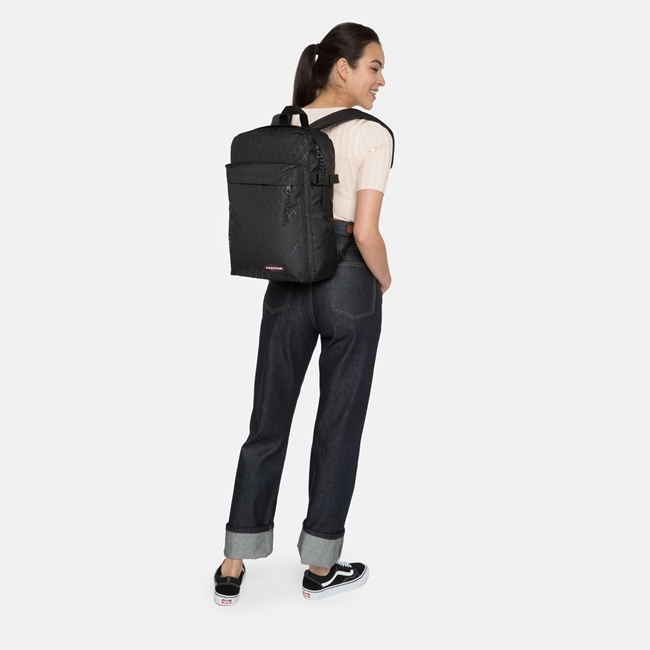 EASTPAK 後背包 Standler系列 Levelled Black