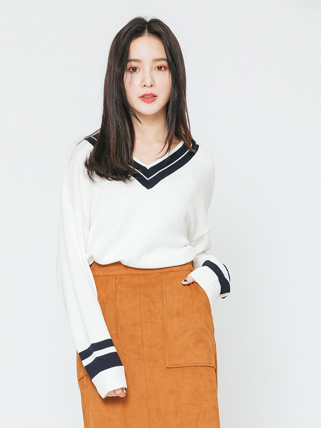 H:CONNECT 韓國品牌 女裝-學院感V領針織上衣-白