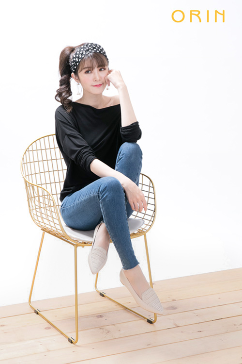 ORIN 微甜女孩 幾何沖孔牛皮樂福平底鞋-裸色