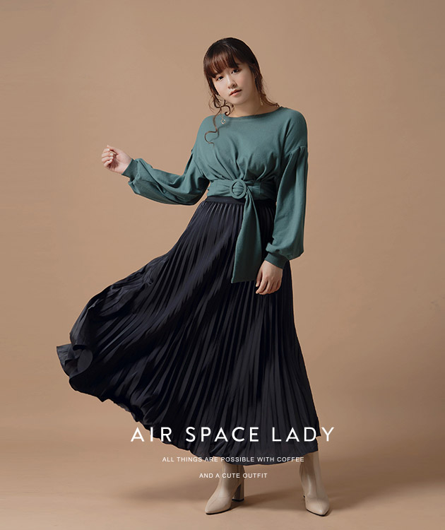 AIR SPACE LADY 中大尺碼 寬鬆版輕薄落肩上衣(黑)