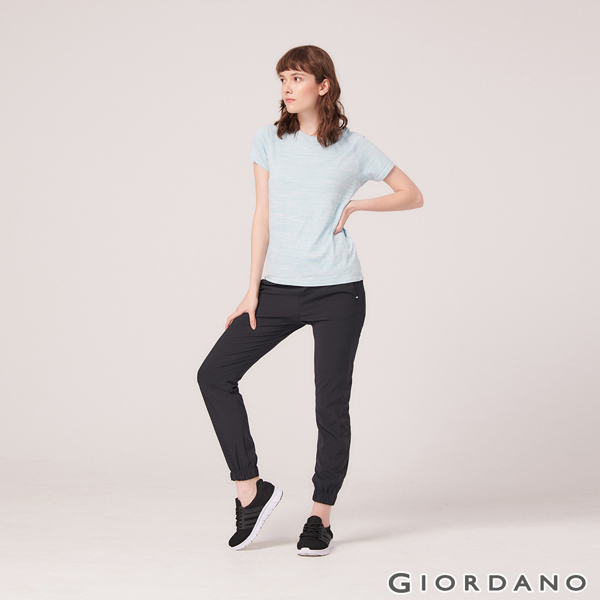 GIORDANO 女裝3M抗污透氣彈性運動休閒束口褲-19 標誌黑