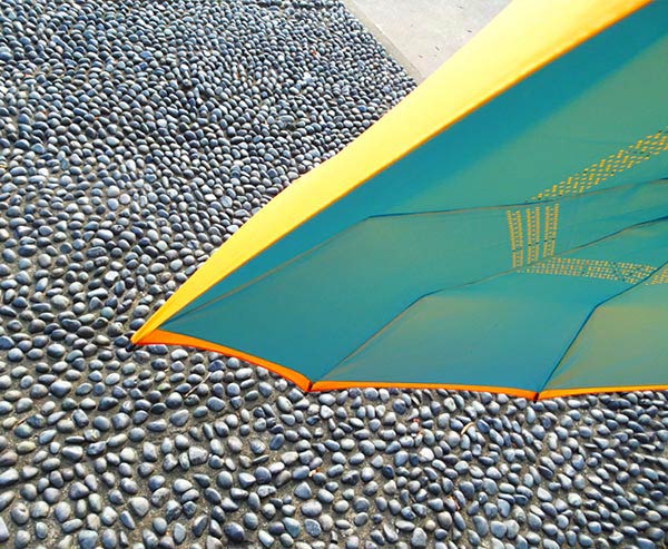 好雅也欣-雙層傘布散熱專利反向傘-C把系列玻璃纖維-橘面藍底