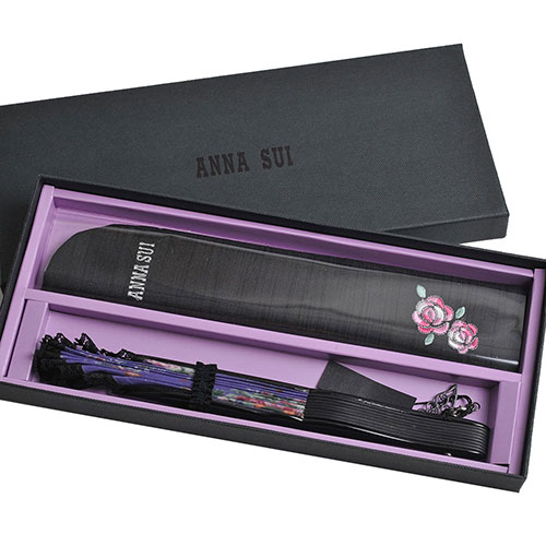 ANNA SUI 優雅花素圖騰蕾絲滾邊氣質扇(紫/黑邊)