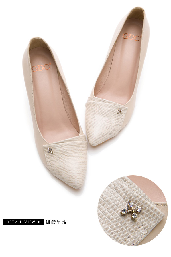 GDC-真皮異材質拼接小扣飾尖頭高跟鞋-米色