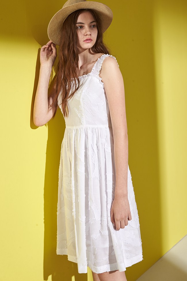 ICHE 衣哲 法式浪漫高級手工提花珠飾禮服洋裝-白