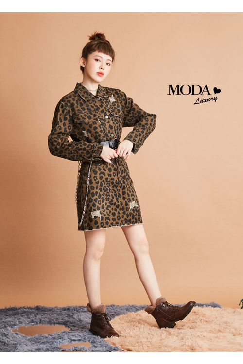 中筒靴 MODA Luxury 街頭率性毛毛拼接牛皮綁帶中筒軍靴－咖