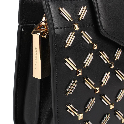 MICHAEL KORS花花鉚釘造型綴飾皮革金鍊帶斜背包-中/黑色