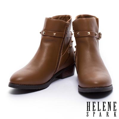 短靴 HELEN SPARK 率性時尚金屬鉚釘繫帶粗低跟短靴－棕