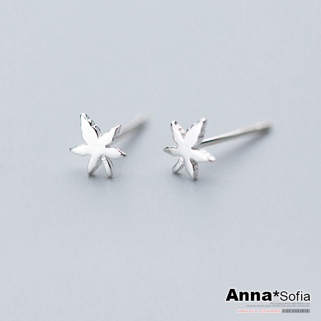 【3件5折】AnnaSofia 迷你銀楓單葉 925銀針耳針耳環(銀系)